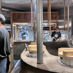 挽肉と米 - 店内