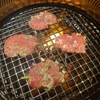 ホルモン焼肉 富や 栄店 - 