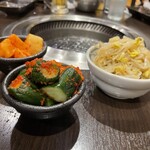 らっぱ屋 - 長芋キムチ、オイキムチ、もやしナムル2人前