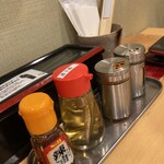 麺や 心楽 - 卓上