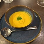 部位ごとに調理法を変える豚肉専門店 グロワグロワ - 