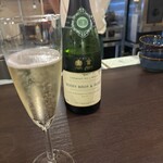 部位ごとに調理法を変える豚肉専門店 グロワグロワ - 