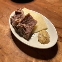 カルネジーオ イースト - 