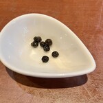 胡椒饅頭PAOPAO - 粒生胡椒が最初に出てきます