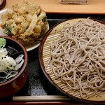 本格そば・讃岐うどん　かのや - かのや ＠上野店 もりそば 290円 ＋ かき揚 140円 （共に税込）