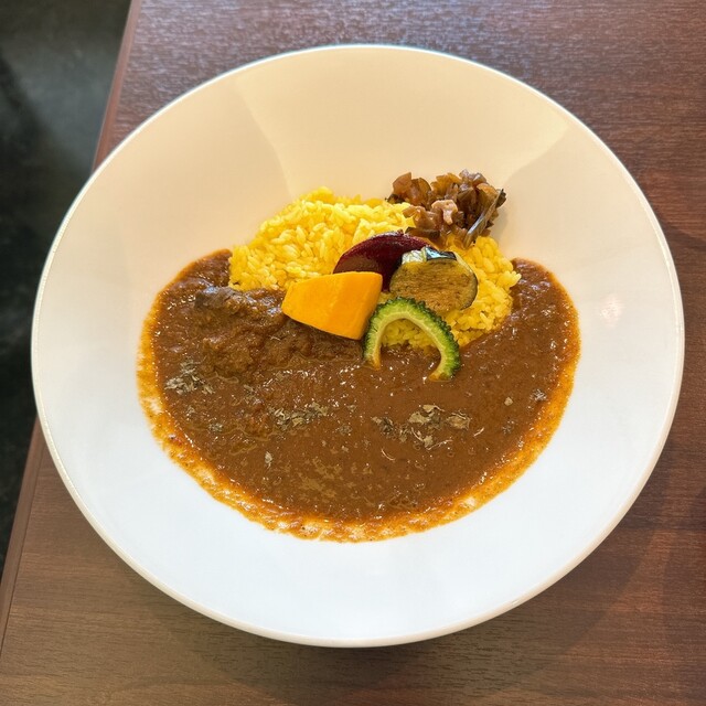 Restaurant f photo 2