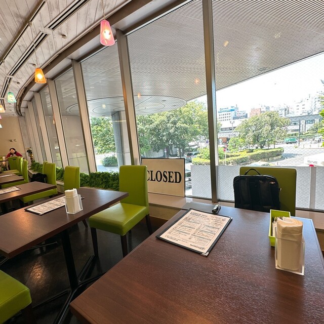 Restaurant f photo 4