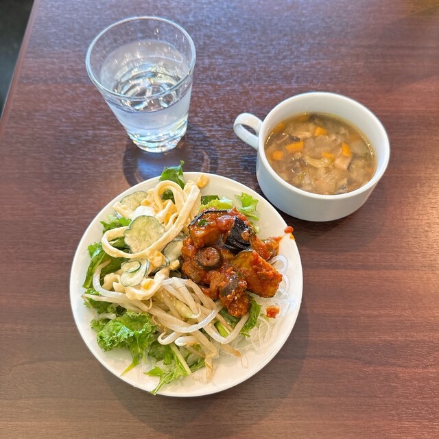 Restaurant f photo 3