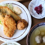 ひみ岸壁市場 - 魚フライ定食