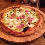 ピザ居酒屋 パンキーナ - 店長オススメのジェノヴァソースのピッツァ