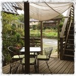 アルケミスト - ステキなテラス席
外には灰皿もあり！