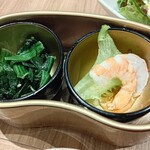 特選和牛大将軍 - ほうれん草のごま油和え、蒸しエビ