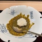 鮨よし - シャリを入れて仕上げます