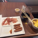 ロイヤルホスト 東新宿駅前店 - 