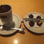 CACAO SAMPAKA - ホットチョコとボンボン4種
