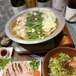 鶏とおでんの店 日寄鶏 - ぷりぷりホルモンのもつ鍋コース