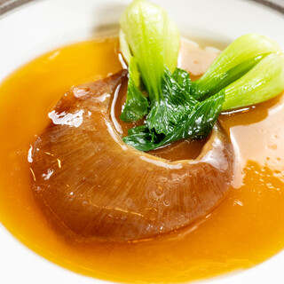 高級食材のフカヒレや鮑、ナマコなども◎