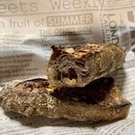 パンやきどころ RIKI - クランベリーとクルミのバトン(小) ¥300