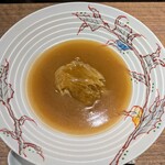 眞善美 - 気仙沼 モウカザメのフカヒレ：繊維が太く、シャンパンソースとオイスターソースで仕上げてあります。こちらも間違いなく 美味しィ～！ ですネ。 途中からレタス炒飯にかけて美味しく頂きました。