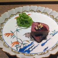 眞善美 - 熊本 くろはな牛：シャトーブリアンに匹敵する様な部位で非常に柔らかく旨みが感じられます。ううゥ～ン！ 美味しィ～！ 