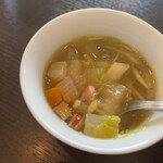 レストラン イケダ - ミネストローネ風に具材が切られている