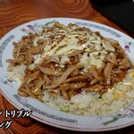 丸長 - 肉チャーハントリプル、チーズトッピング