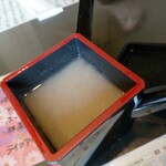 自家製粉 十割そばじろう - 蕎麦湯は白濁した私の大好きなタイプ！目茶苦茶美味しいです(⁠人⁠*⁠´⁠∀⁠｀⁠)⁠｡⁠*ﾟ⁠+
      蕎麦湯を飲んで大満足。