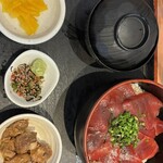 まぐろ食堂 七兵衛丸 - 天然まぐろの丼づけ