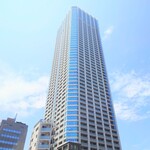 味楽 - "富久クロスコンフォートタワー"の裏手に位置します。