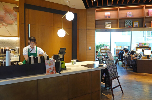 Starbucks Coffee Daikanyama Tsutaya Shoten photo 4