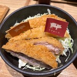 熟豚 三代目 蔵司 - 熟豚御飯はリブロースとロースの合い盛りをチョイス