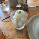 WOODBERRY COFFEE - オプションのアイスクリーム