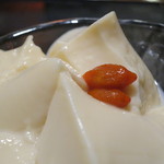 横浜 青葉餃子 - 杏仁豆腐　2014.09