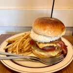 OLU BURGER KYOTO - candy onion bacon cheese burger