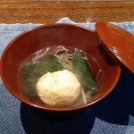 料理旅館 奥飛騨山草庵 饗家 - 椀物：ジャガイモのソーメンと海老の真丈