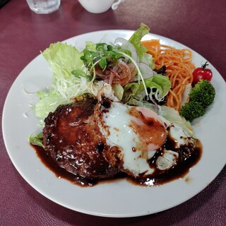 Usagi no Mori Karuizawa Ten - Hamburg Steak with Demi-glace Sauce and Fried Egg, JPY 1,680