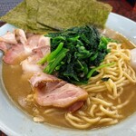 SORA - トロミのあるスープに家系の具材が良く合います