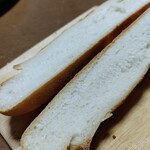 フランスベ－カリー - 『フランスパン（ハーフサイズ）』２７０円　発酵による大小の泡がない