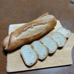 フランスベ－カリー - 形状だけの『フランスパン（ハーフサイズ）』２７０円