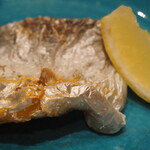 割烹さいお - 皮目の焦げも見事