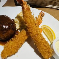 洋食 麦星 by グリル満天星 麻布十番 日本橋髙島屋店 - ワンプレートミックス2,750円　おかず2品だと、ライスは無料でつけてくれる！