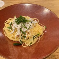 京の発酵イタリアンCAMOS - しらすたっぷり 九条ねぎ、梅干し、大葉のオイルパスタ
