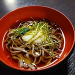 御宿伊勢屋 - 山芋のすりおろしが入った信州蕎麦。ツルツルの食感です