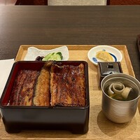 割烹蒲焼 横浜八十八 吉田町店 - うな重 天丸（1尾半）