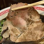 豚骨ラーメン 大竜 - チャーシューリフト