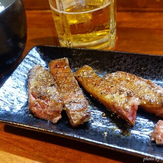 みうら七輪焼 - 料理写真:2024年8月　厚切り上牛タン【税込1200円】これ牛タンですか～？