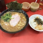 ラーメン 杉田家 - 