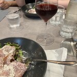 CUCINA CONTENTO - ノンアル赤ワインとサラダ