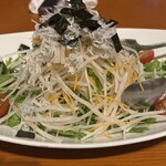 壱獻 - 大根とジャコの水菜サラダ