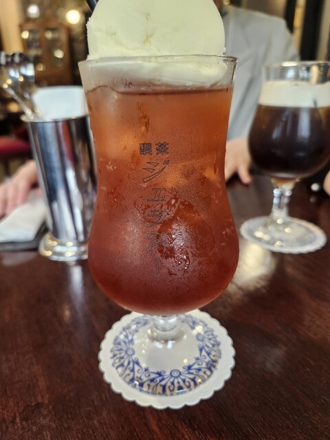 Kissa Jealousy photo 3